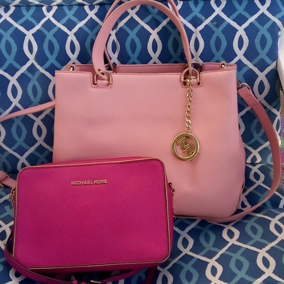 Michael Kors Handbags - 💕 Pretty in pink bundle 💕